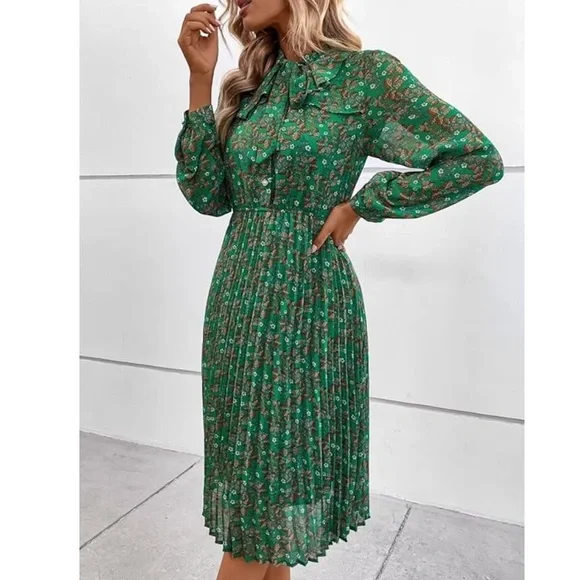 Haokeke Green Floral Long Sleeve Chiffon Pleated Midi Dress - M - Picture 5 of 16